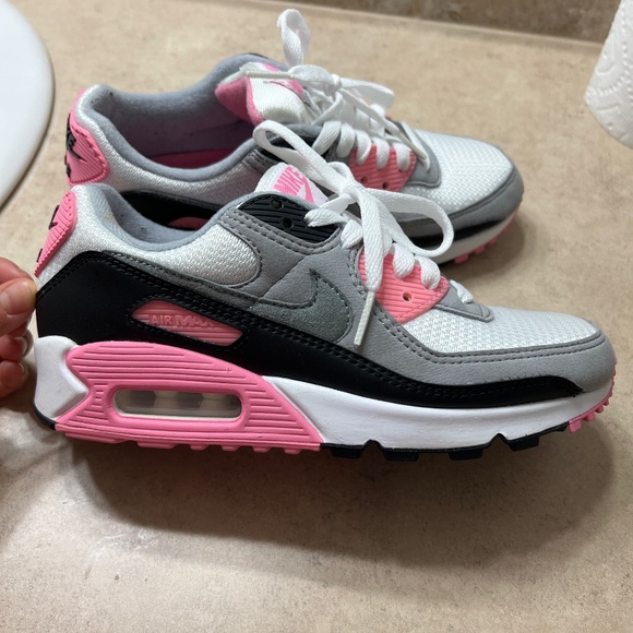 Nike Shoes - Nike airmax